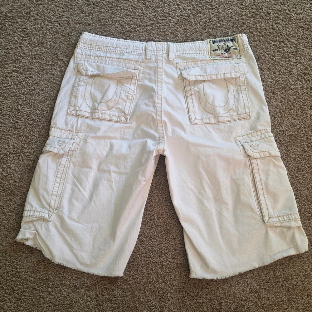 True Religion Mens White Cargo‎ Shorts Big T Contrast Stitch Frayed Hem Size 36